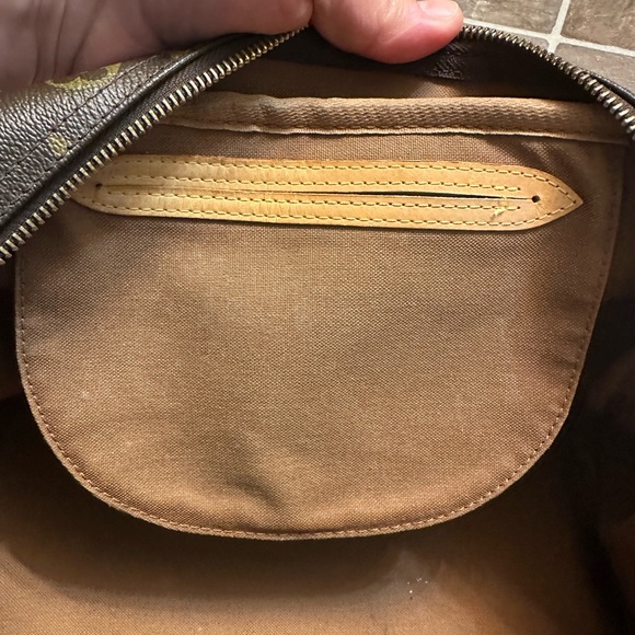 Louis Vuitton Brown Monogram Handbag - Picture 13 of 16